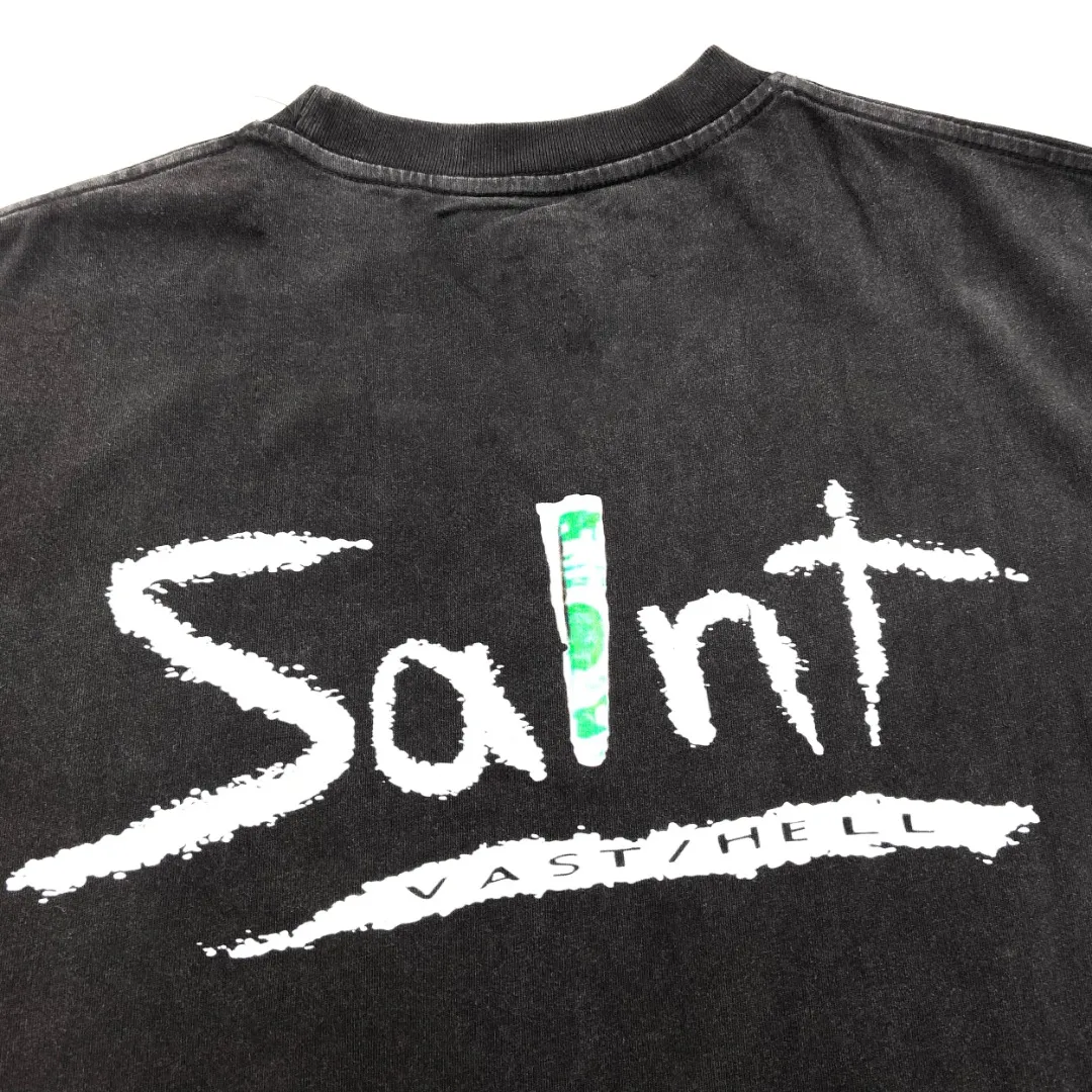 American Saint Michael retro triangular letter printed short-sleeved heavy vintage washed and distressed loose casual T-shirt. Digital white ink direct printing. The fabric is breathable and the pattern is three-dimensional and clear. Fabric: Double yarn 240g Style number: S935 Size: S-M-L-XL Color: Washed black Price: P118